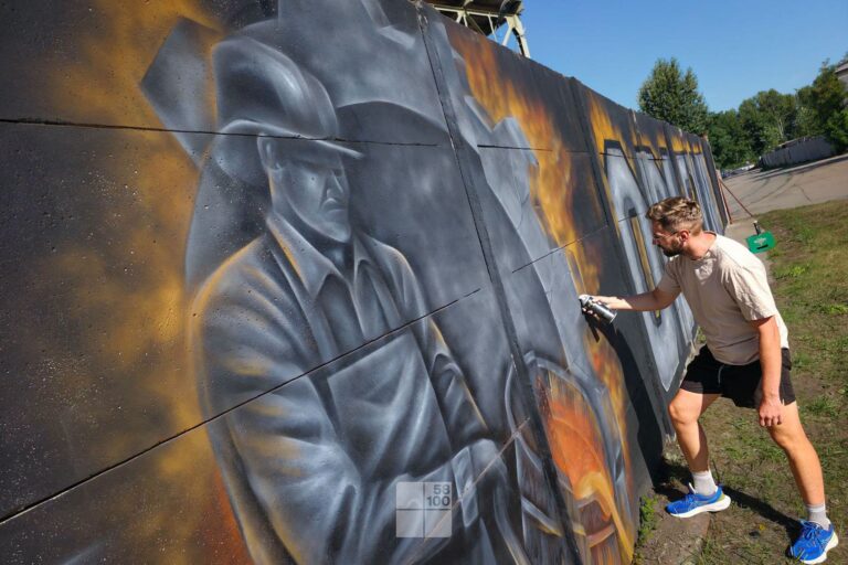 Kolejny mural na streetartowej mapie Świdnicy. Odlewnik na ul. Kliczkowskiej
