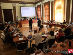 Dlaczego nie chcieli skontrolować 3-milionowego wydatku na nagrody? Większość pytania zbyła milczeniem