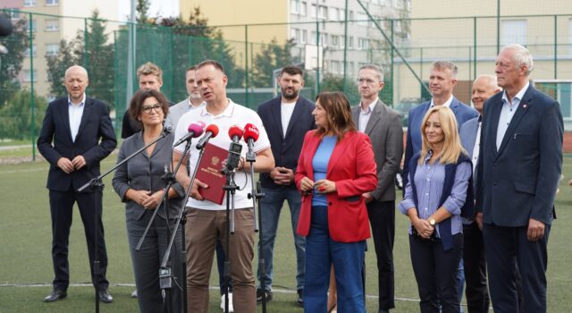 20260907 Konferencja wiceminister sportu Piotr Borys w Żarowie (3)