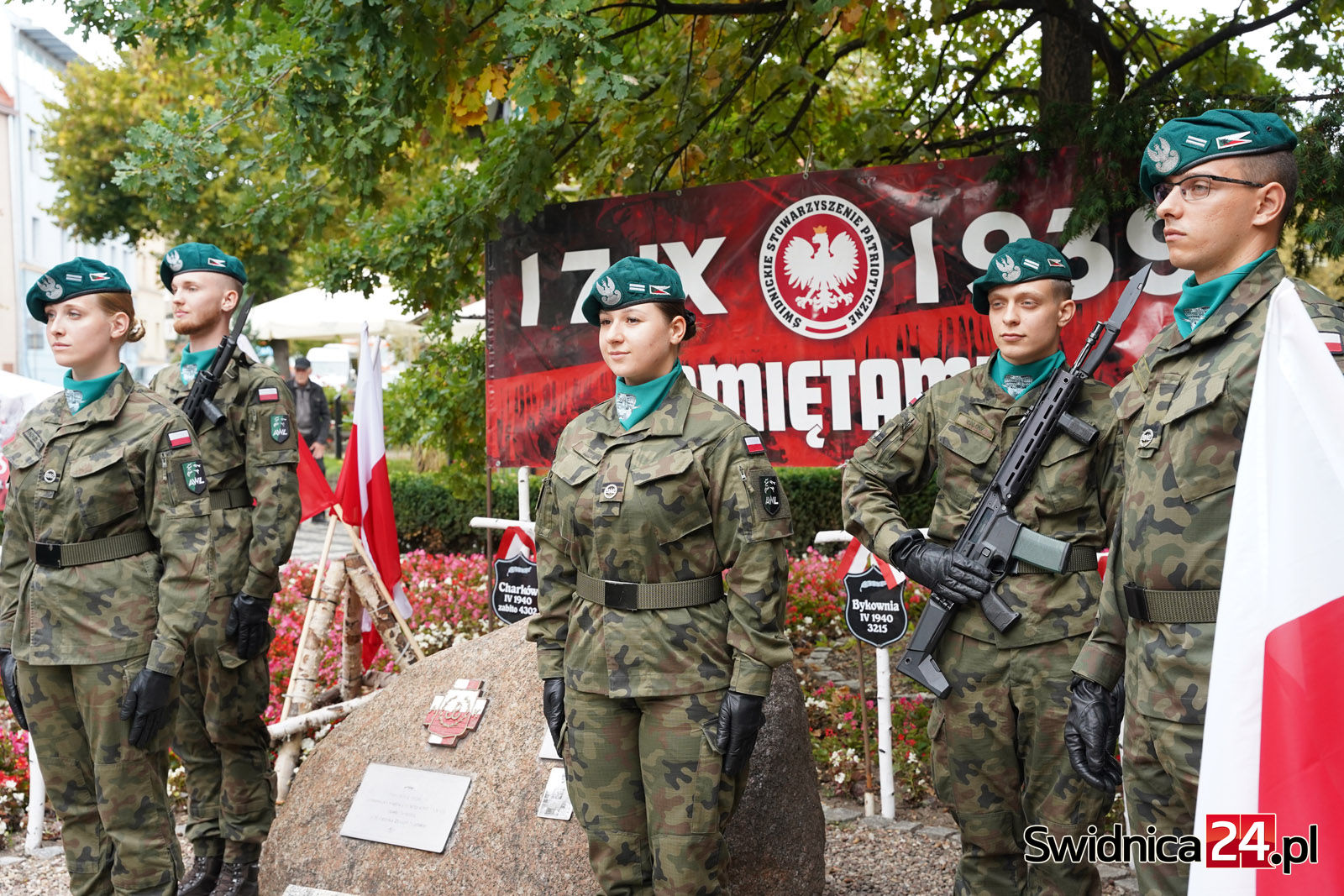 Świdniczanie oddali hołd ofiarom sowieckiej agresji i uczcili Dzień Sybiraka [FOTO/VIDEO]