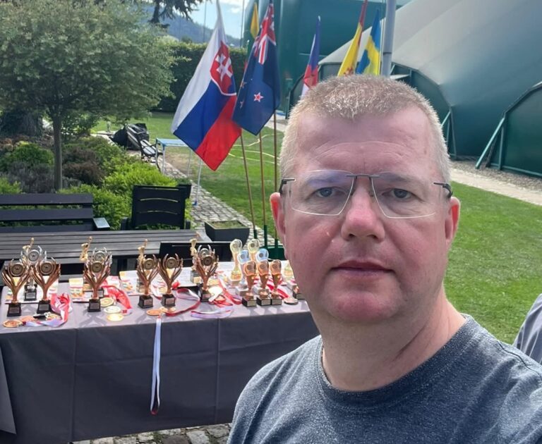 Proboszcz świdnickiej katedry tenisowym wicemistrzem Polski!