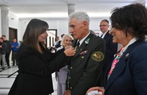 Waldemar Woźniak uhonorowany Odznaczeniem Łowieckim „DARZ BÓR”. Zebrał już ponad 400 ton śmieci