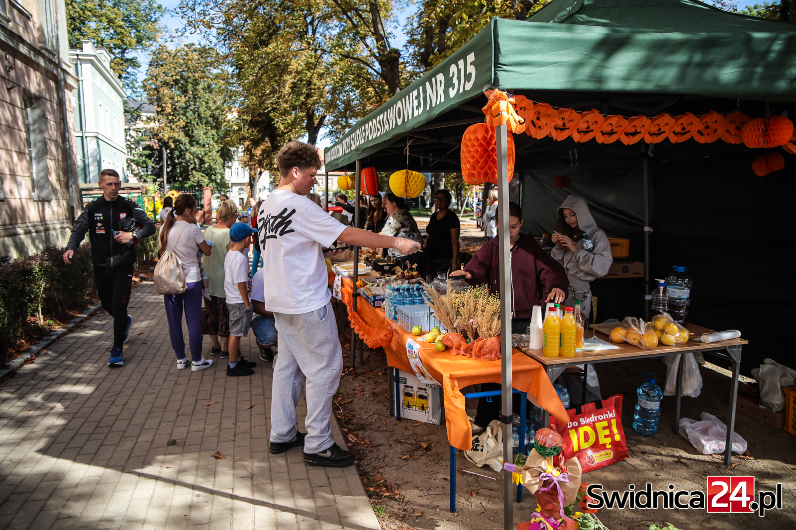 Rodzinny festyn „trzysta piętnastki”. Zebrane środki wspomogą rozwój szkoły [FOTO/VIDEO]