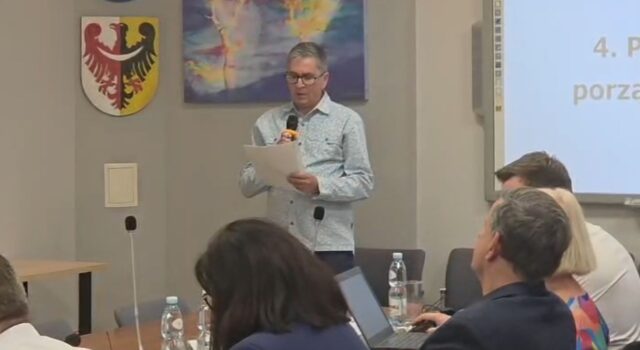 Ostre słowa ojca zmarłej Patrycji i wniosek radnych o sesję nadzwyczajną w sprawie sytuacji w świdnickim szpitalu