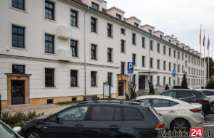 Coraz więcej urzędników w świdnickim magistracie. Także tych „bez konkursu”