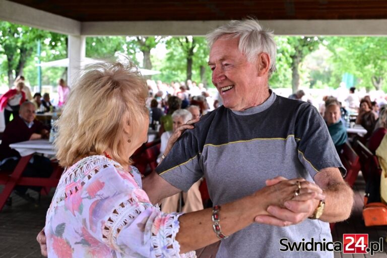 Świdniccy seniorzy rozpoczęli świętowanie. Przed nimi cały miesiąc wydarzeń [FOTO]