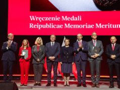 Chichot historii, czyli złoty medal IPN dla prezydent Świdnicy