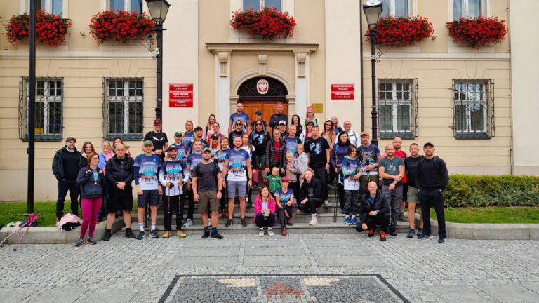 VI Marsz Charytatywny „Świebodzice na Borową”. Wyjście w góry pełne dobra i solidarności [FOTO]