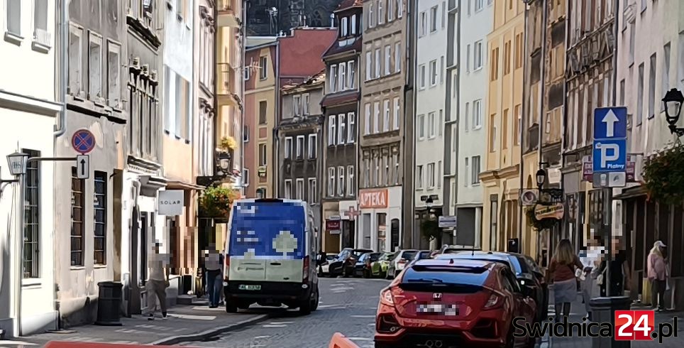 Poskarżył się na mowę nienawiści na tle narodowościowym. Policja i prokuratura prowadzą sprawę od marca