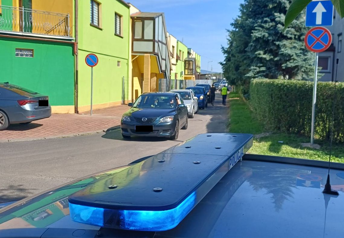 Z pracy pod prąd. Do dzisiaj. Po interwencjach mieszkańców policja rozliczyła łamiących przepisy w dzielnicy Kolonia