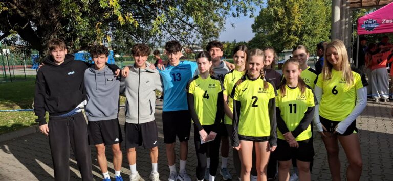 Podwójne mistrzostwo uczniów II LO na początek powiatowej rywalizacji sportowej! [FOTO]