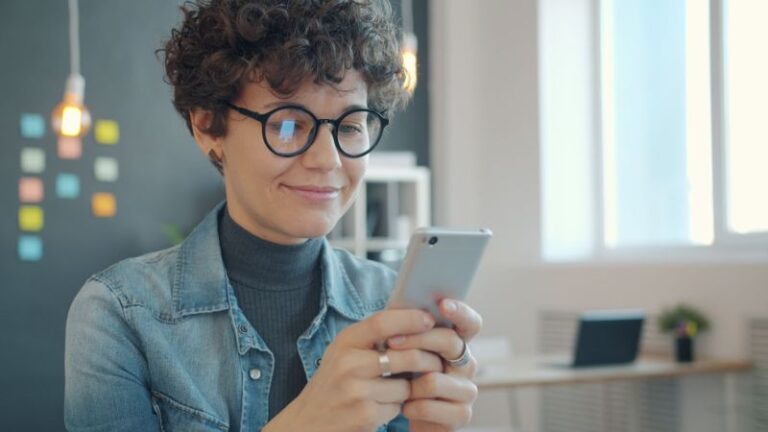 Skąd telefon wie, że potrzebujesz nowych butów?