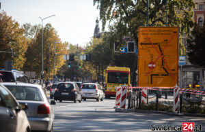 Od jutra Aleją Niepodległości tylko w jedną stronę. Rusza przebudowa za blisko 13 mln złotych