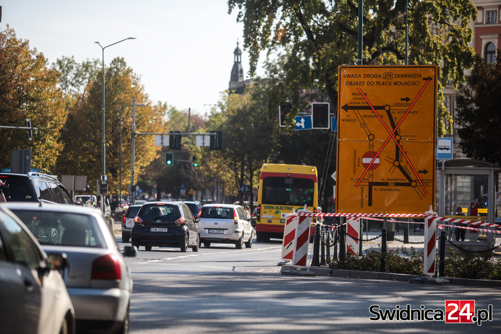 Od jutra Aleją Niepodległości tylko w jedną stronę. Rusza przebudowa za blisko 13 mln złotych
