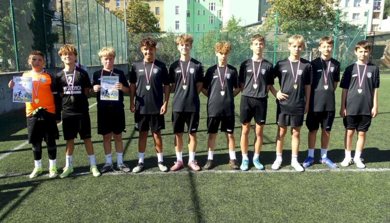 Różnica jednego gola zadecydowała o końcowym zwycięstwie [FOTO/WYNIKI]