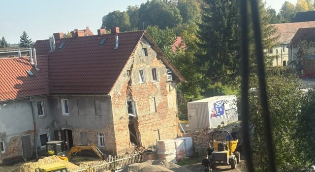 Dlaczego doszło do katastrofy budowlanej w Łażanach? Odpowiedzi szuka prokuratura