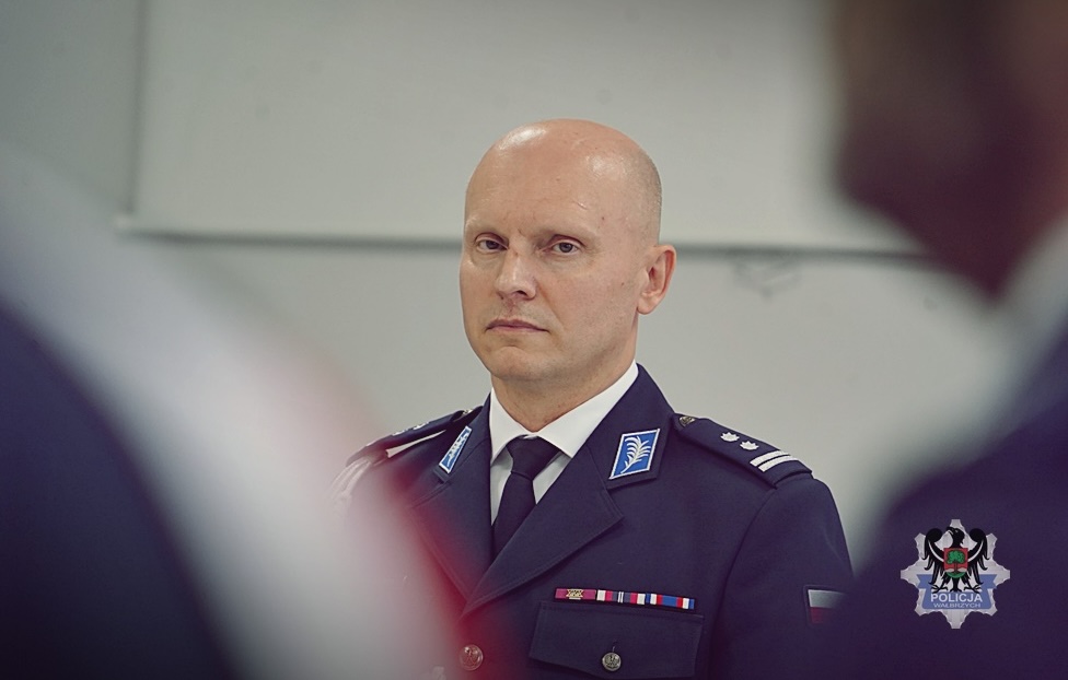 Zmiana na czele świdnickiej Policji. Dotychczasowy komendant trafił do Jeleniej Góry