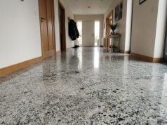 Płytki granitowe na taras, schody i posadzkę – jak dobrać wykończenie, grubość i format