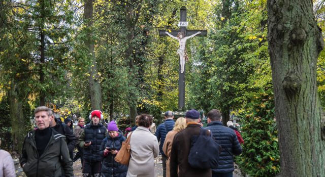 cmentarz przy Al. Brzozowej przed Wszystkich Swietych 2026.10.31-12