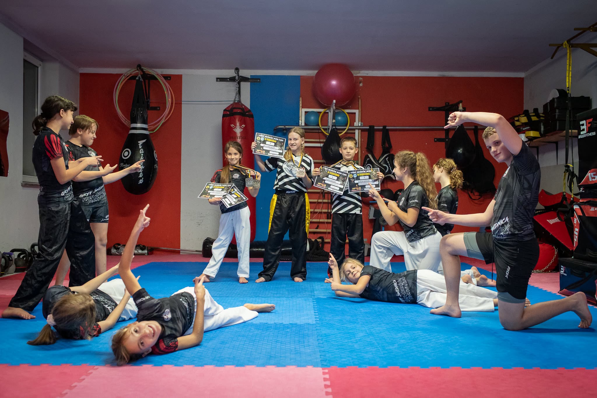 Trzyosobowa ekipa naszych fighterów sięgnęła po cztery złota! [FOTO]