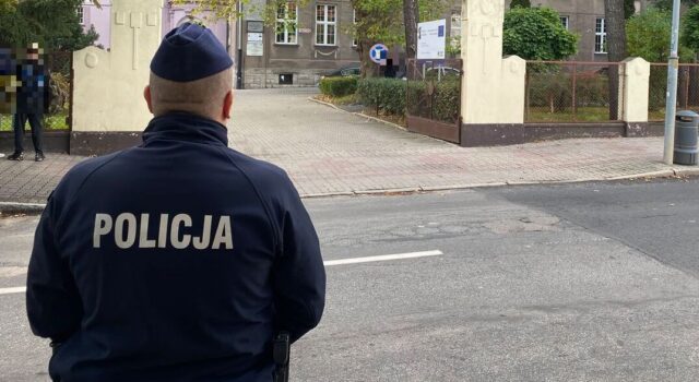 kontrole-policji-po-atakach-nozownikow-Swidnica-KPP-w-Swidnicy-3 kontrole-policji-po-atakach-nozownikow-Swidnica-KPP-w-Swidnicy-3