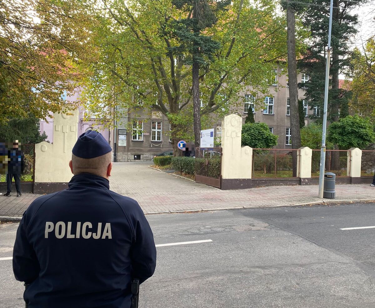 Nastolatek ze Świdnicy straszył w sieci planowanym zabójstwem wielu osób