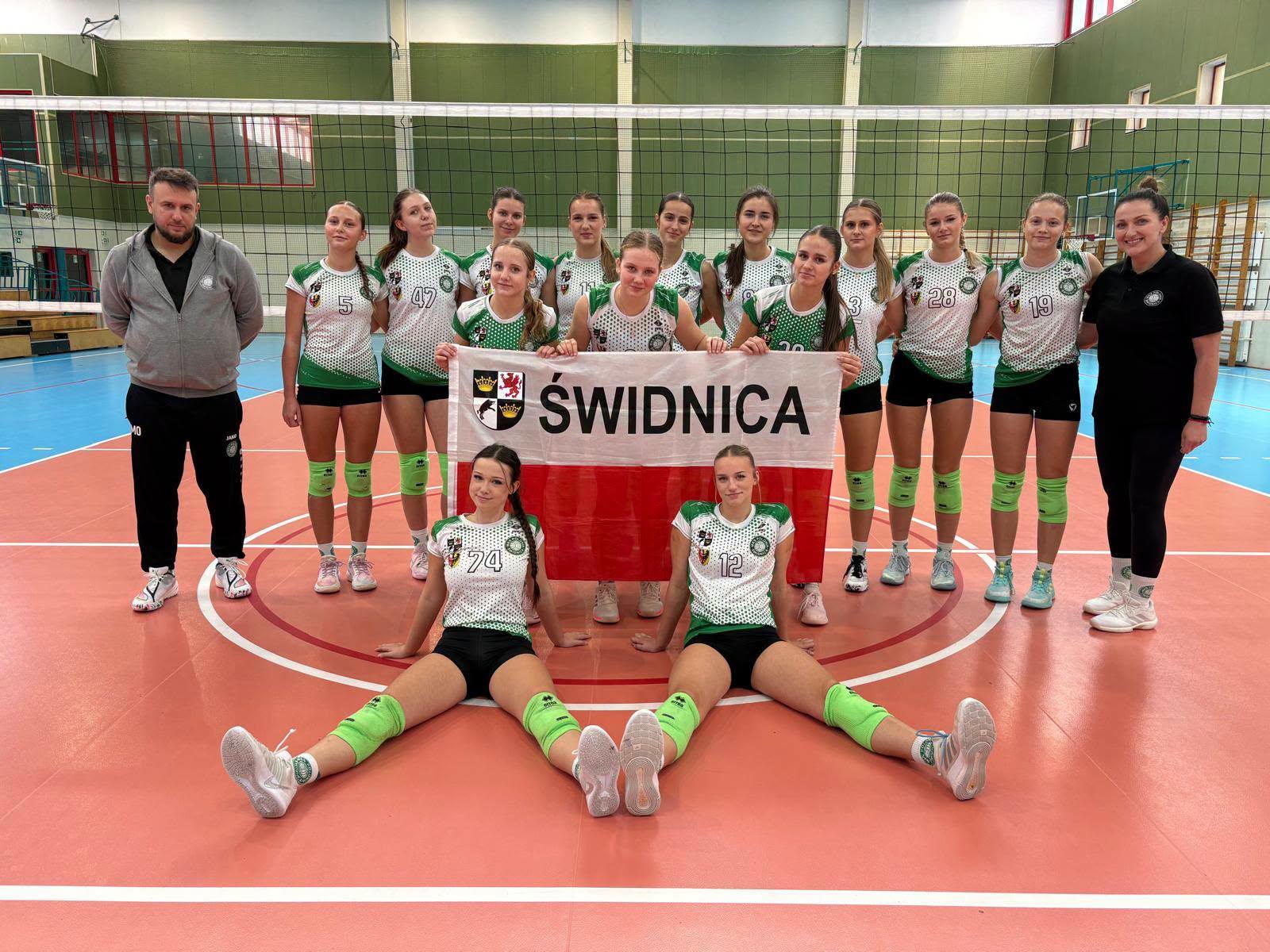 Juniorki i pierwszy zespół młodziczek z pewnymi zwycięstwami