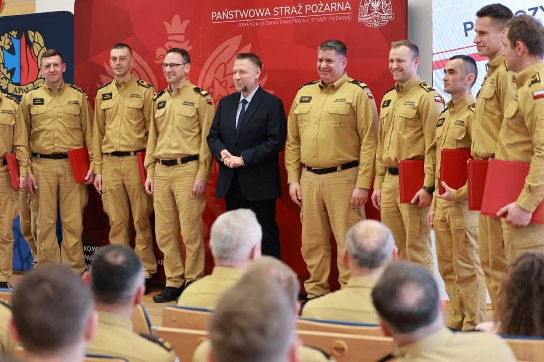 Świdnicki strażak wśród uhonorowanych za udział w misji na terenie Hiszpanii [FOTO]