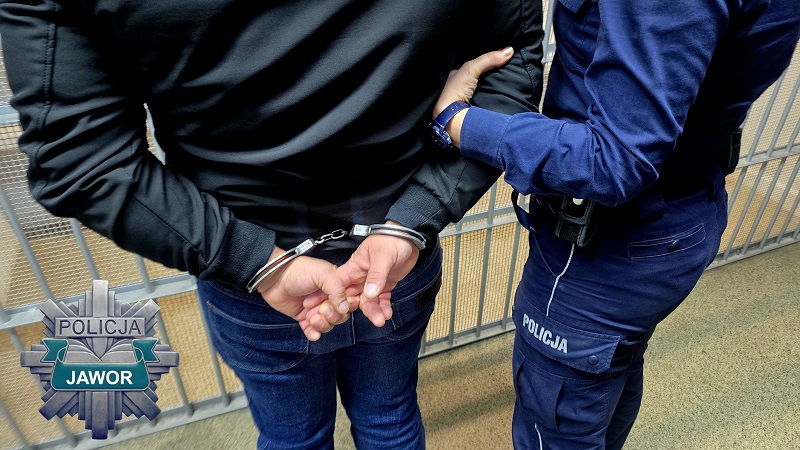 Wyszedł z komendy, okradł kolejny sklep. Mieszkaniec powiatu świdnickiego z 21 zarzutami